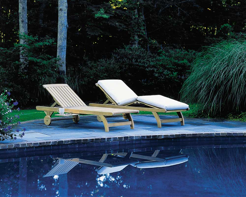 Lounging Classic Chaise